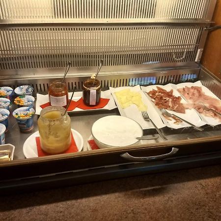 Hotel Ristorante Sassi Rossi Taceno Bagian luar foto