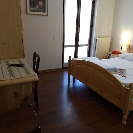 Hotel Ristorante Sassi Rossi Taceno Bagian luar foto
