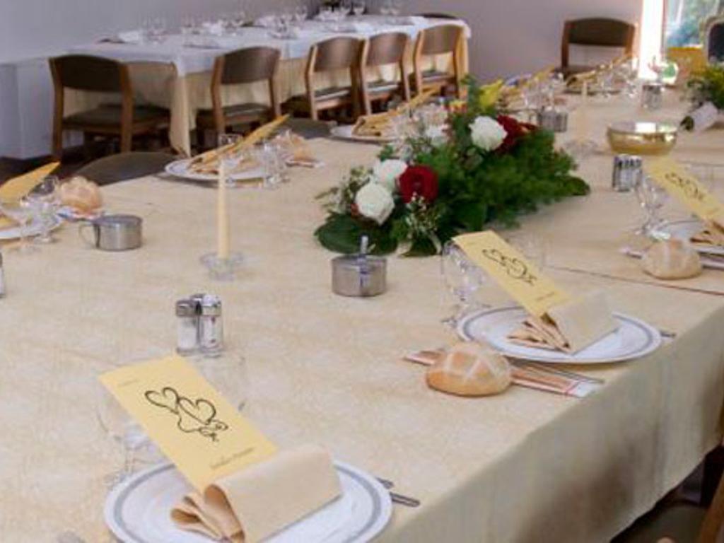 Hotel Ristorante Sassi Rossi Taceno Bagian luar foto