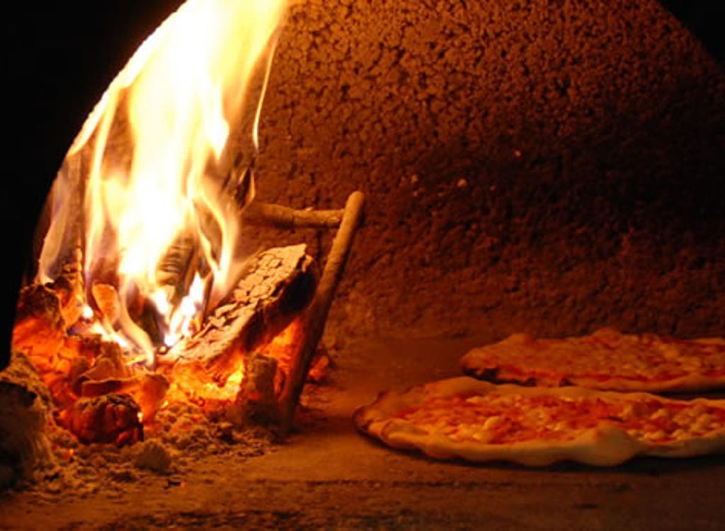 Hotel Ristorante Sassi Rossi Taceno Bagian luar foto