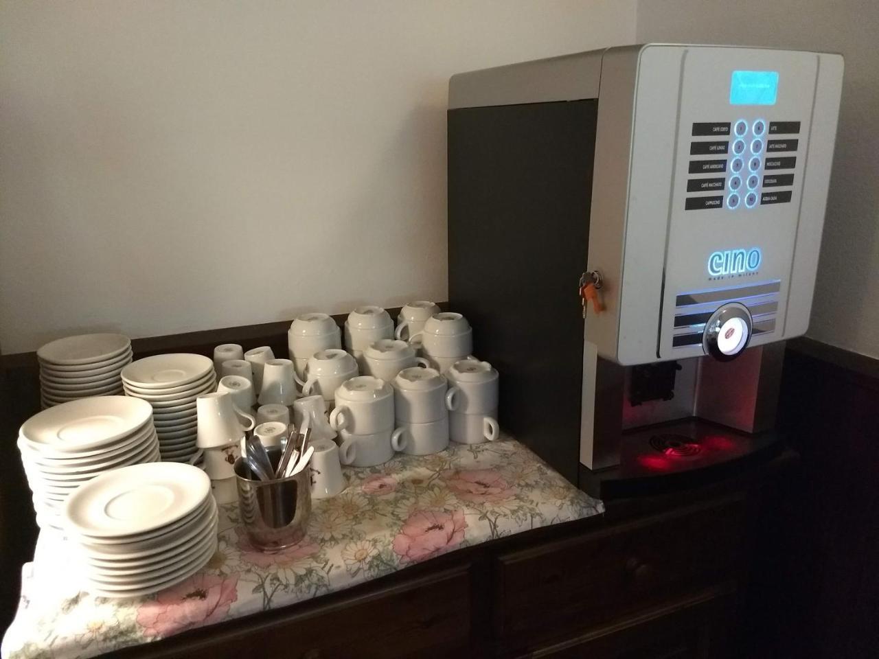 Hotel Ristorante Sassi Rossi Taceno Bagian luar foto